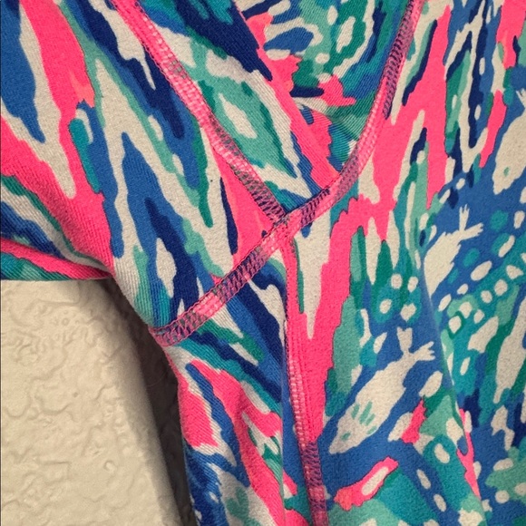 Lilly Pulitzer Luxletic UPF 50+ High Rise Weekender Leggings Tiki Pink Medium - Picture 5 of 8